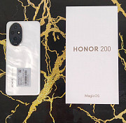 HONOR 200, 12/512 ГБ. + 9 чехлов.